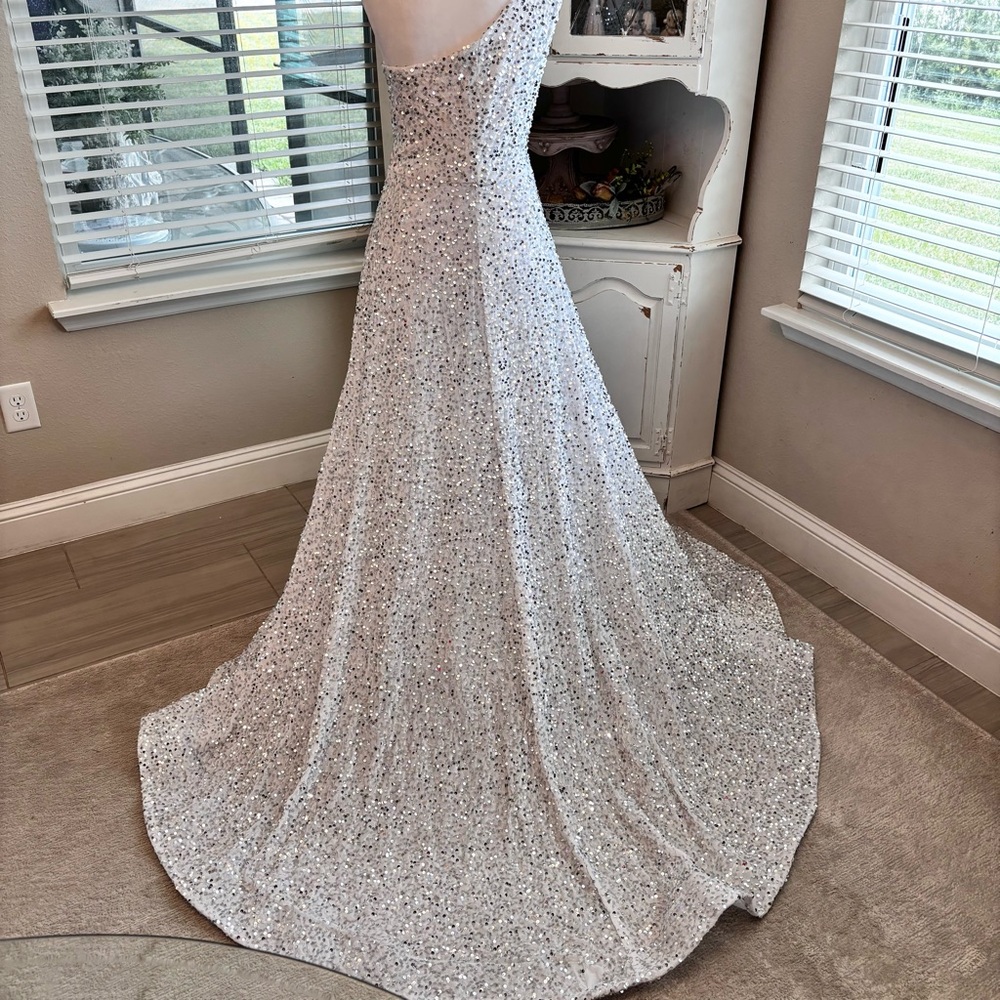 NEW White Dress, White Sequins Dress, One Shoulder, Prom Dress, NWOT, Size XL/16 - Picture 9 of 12